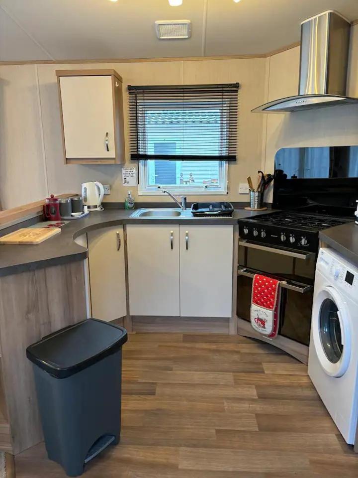 Woodpecker Lodge, Camelot Holiday Park, Ca6 5Sz 卡莱尔 外观 照片